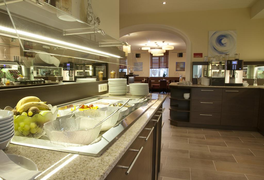 Hotel Das Himberg Bagian luar foto