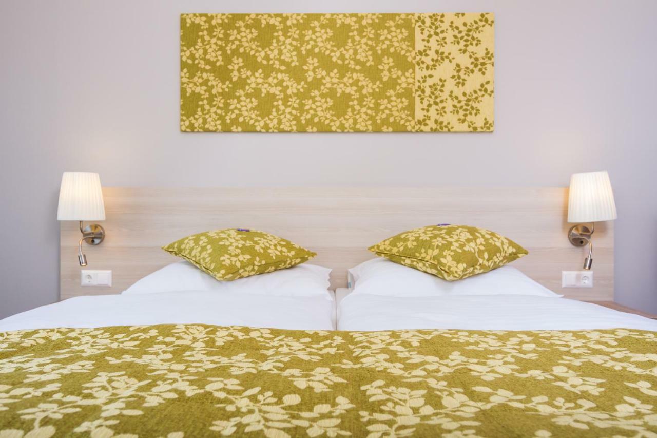 Hotel Das Himberg Bagian luar foto